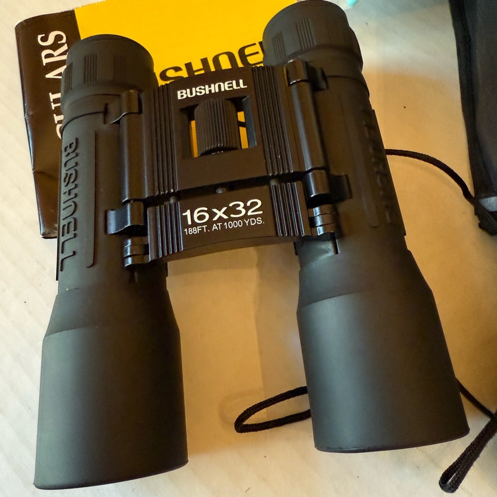 Bushnell Binoculars - Picture 5 of 7
